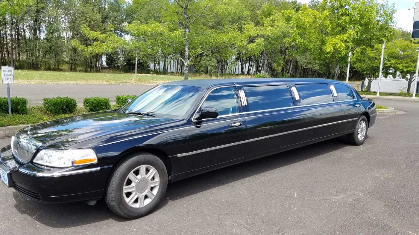 Party limo in Scugog for weddings and special events